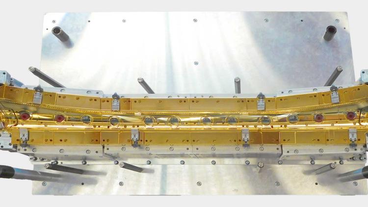 Laser tool - upper fixture applique