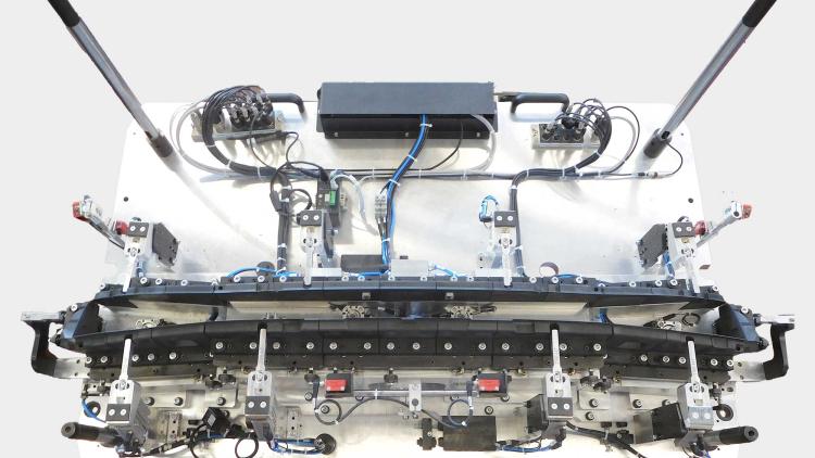 Laser tool - lower fixture applique