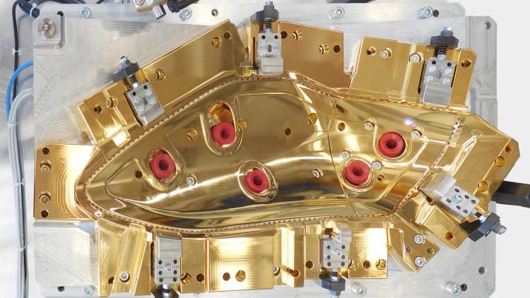 Laser tool - upper fixture fender