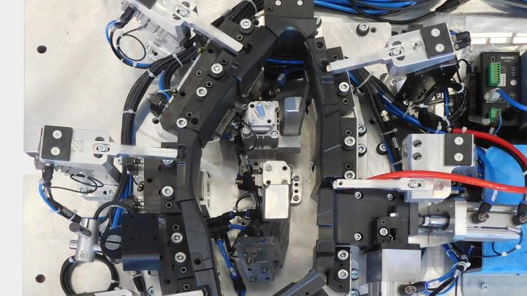 Laser tool - lower fixture fender
