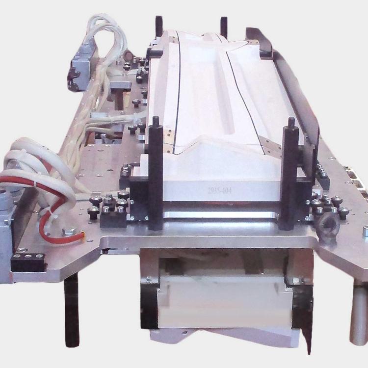 Hybrid vibration + infrared welding tool, mirror fixture