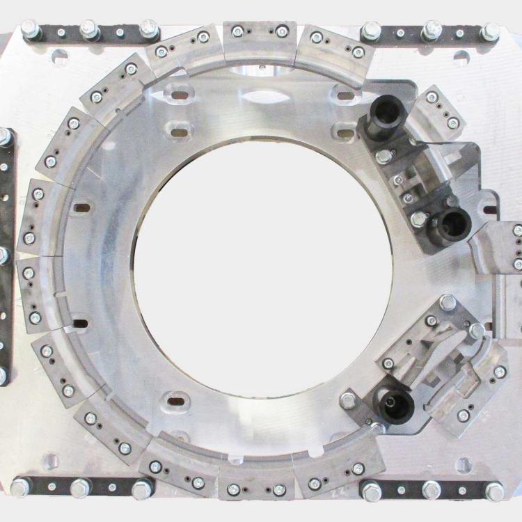 Vibration welding tool, upper fixture