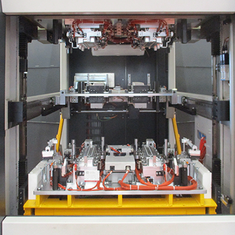 Complete infrared tool inside infrared welding machine
