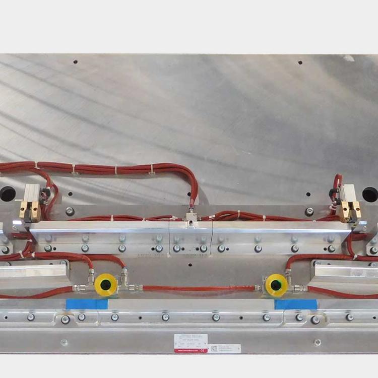 Hot plate welding tool, lower fixture