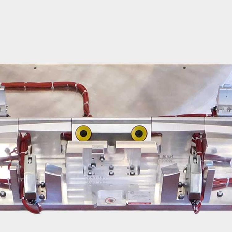 Hot plate welding tool lower fixture