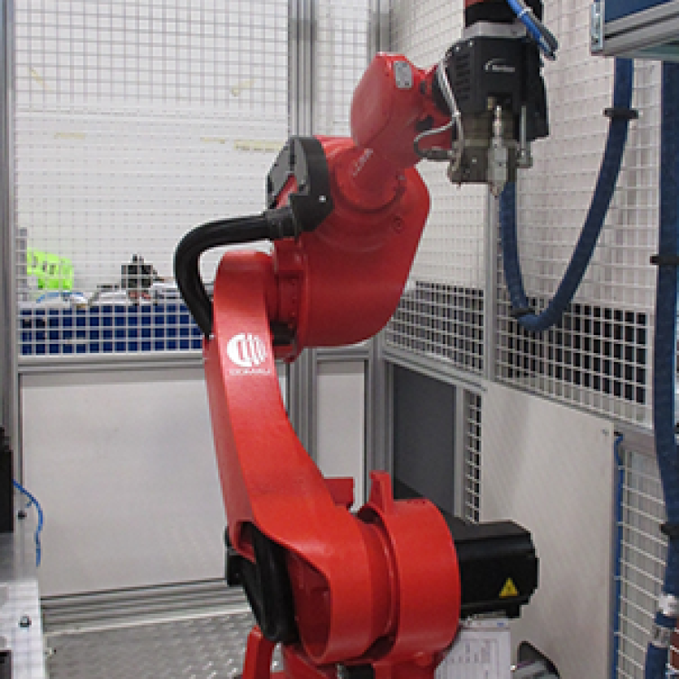 Gluing machine - robot