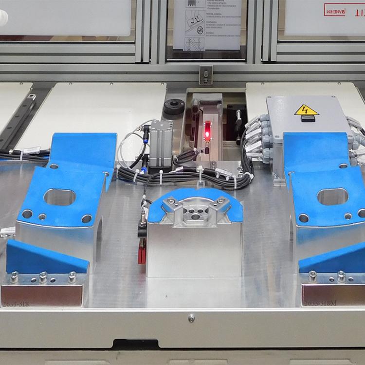 Infrastake machine - fixture