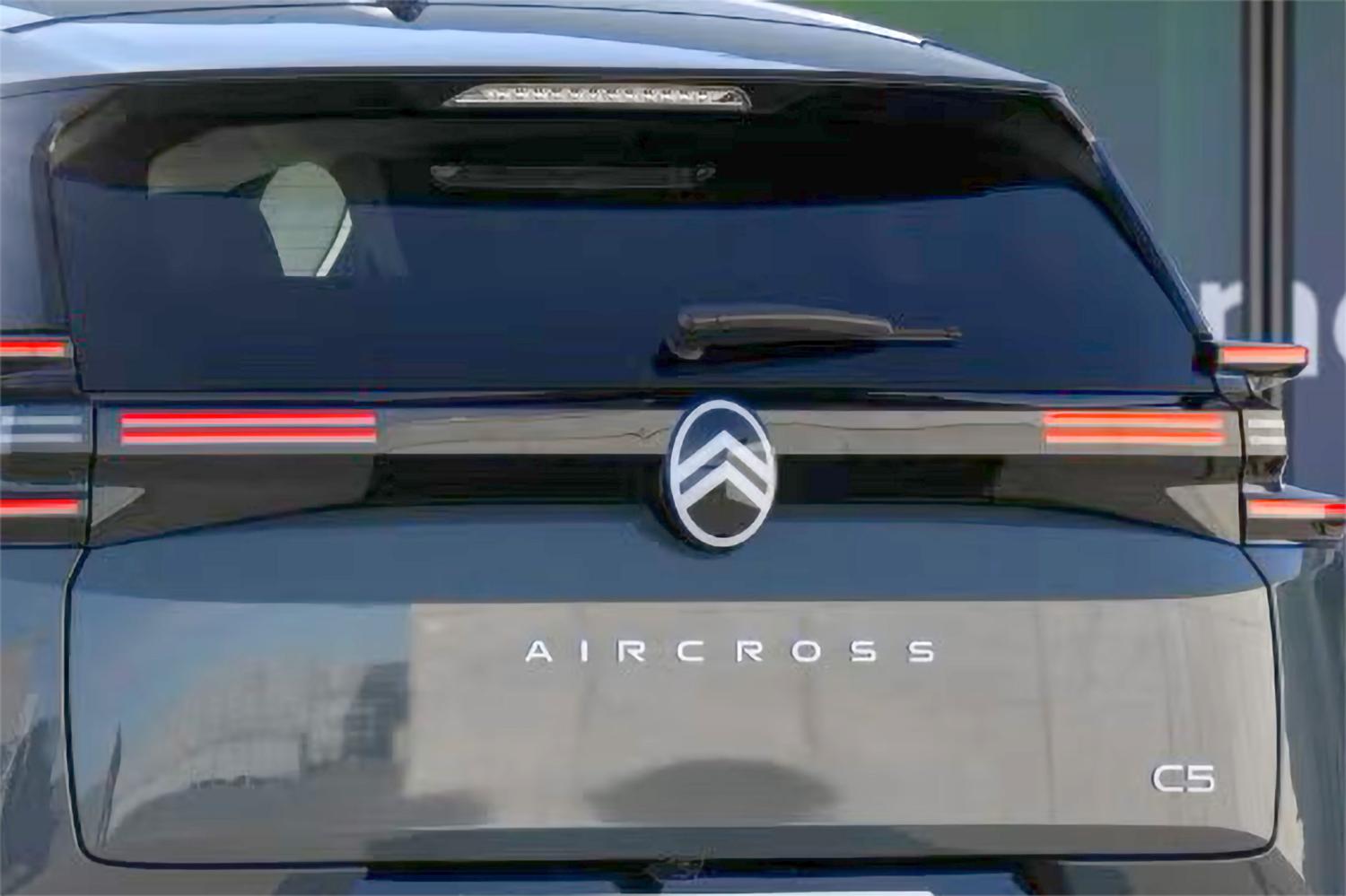 Citroën C5 Aircross rear lamp applique (credit: Quattroruote)